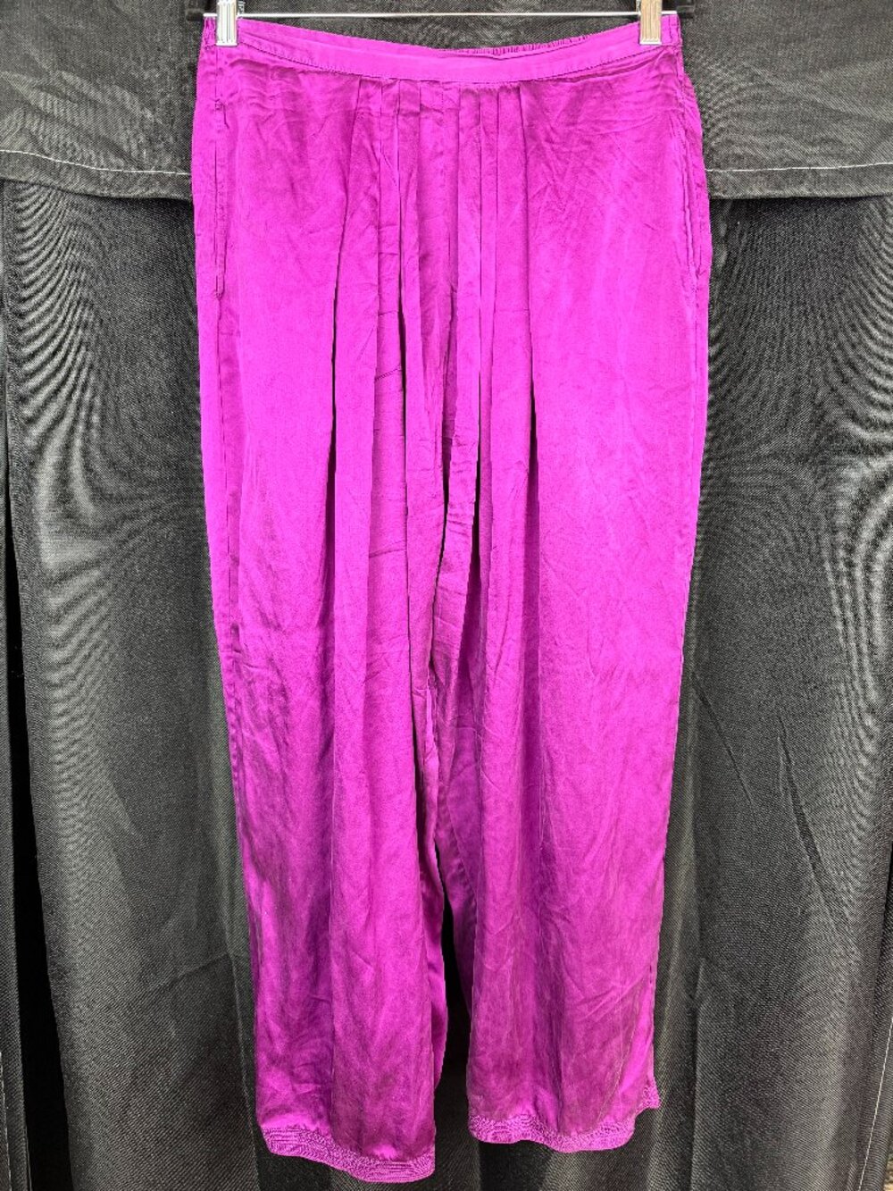 J. Peterman 100% Silk Womens Wide Leg Pleated Purple Pants (size M/L)